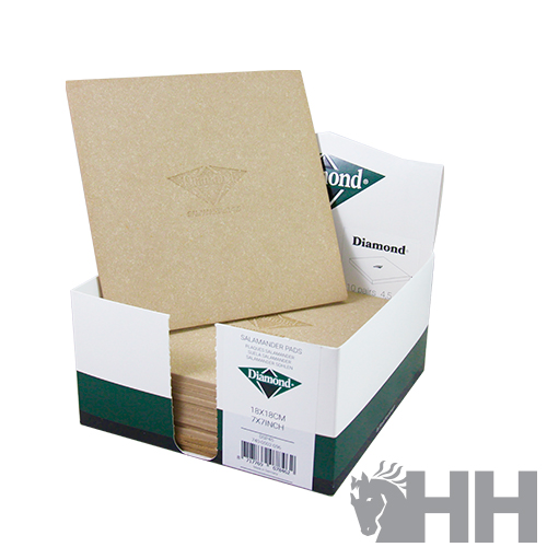 Pacote de cartões Salamander elevado em caixa branca e verde