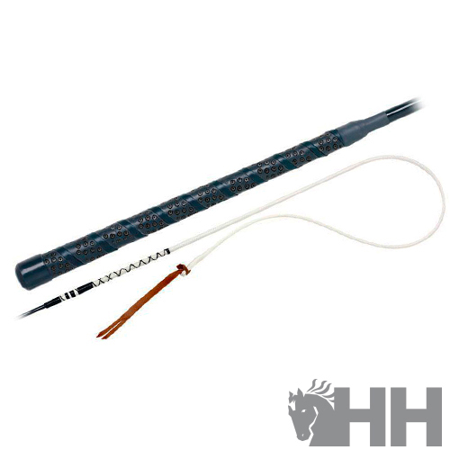 Chicote de equitação preto e branco com fitas castanhas e logo HH em fundo branco