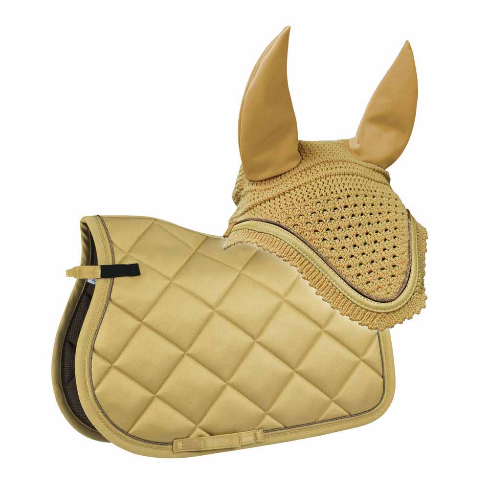 Conjunto bege de manta acolchoada e touca de crochê com orelhas para cavalo