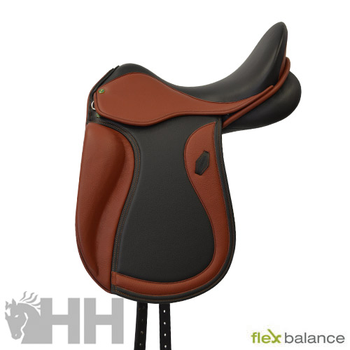 Sela de equitação castanha e preta com design anatómico