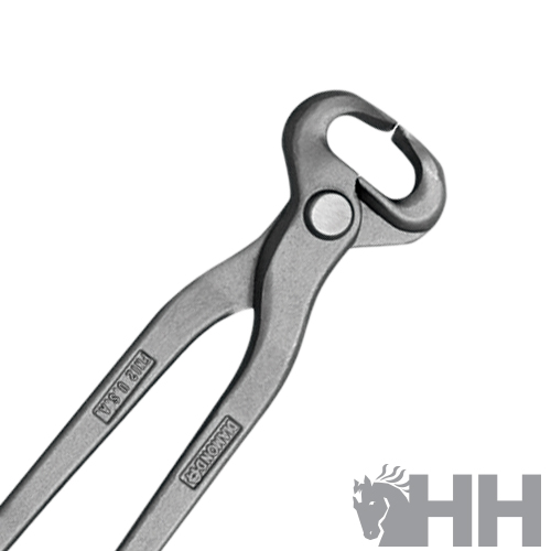 Alicate metálico cinza com mandioca longo em fundo branco