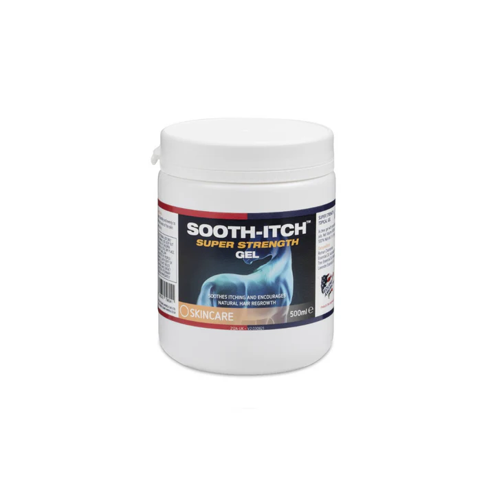 Frasco branco com rótulo do gel SOOTH-ITCH para alívio da coceira e crescimento do cabelo