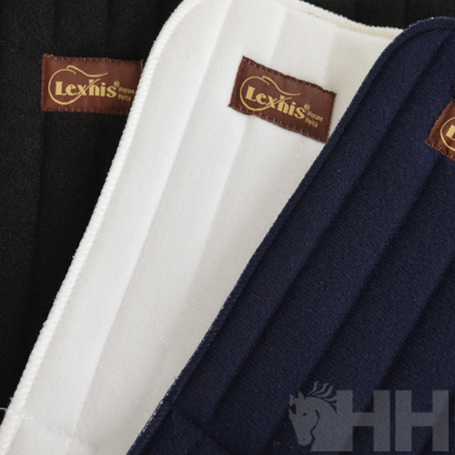 Três mantas de cavalo preto, branco e azul escuro com etiquetas 'Lexhis Premium Sport'