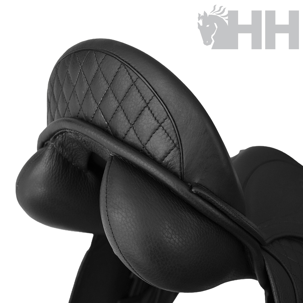 Sela de equitação preta em couro com padrão quadrado no encosto