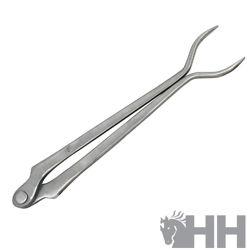 Pinça metálica com pontas curvas em gancho e acabamento prateado