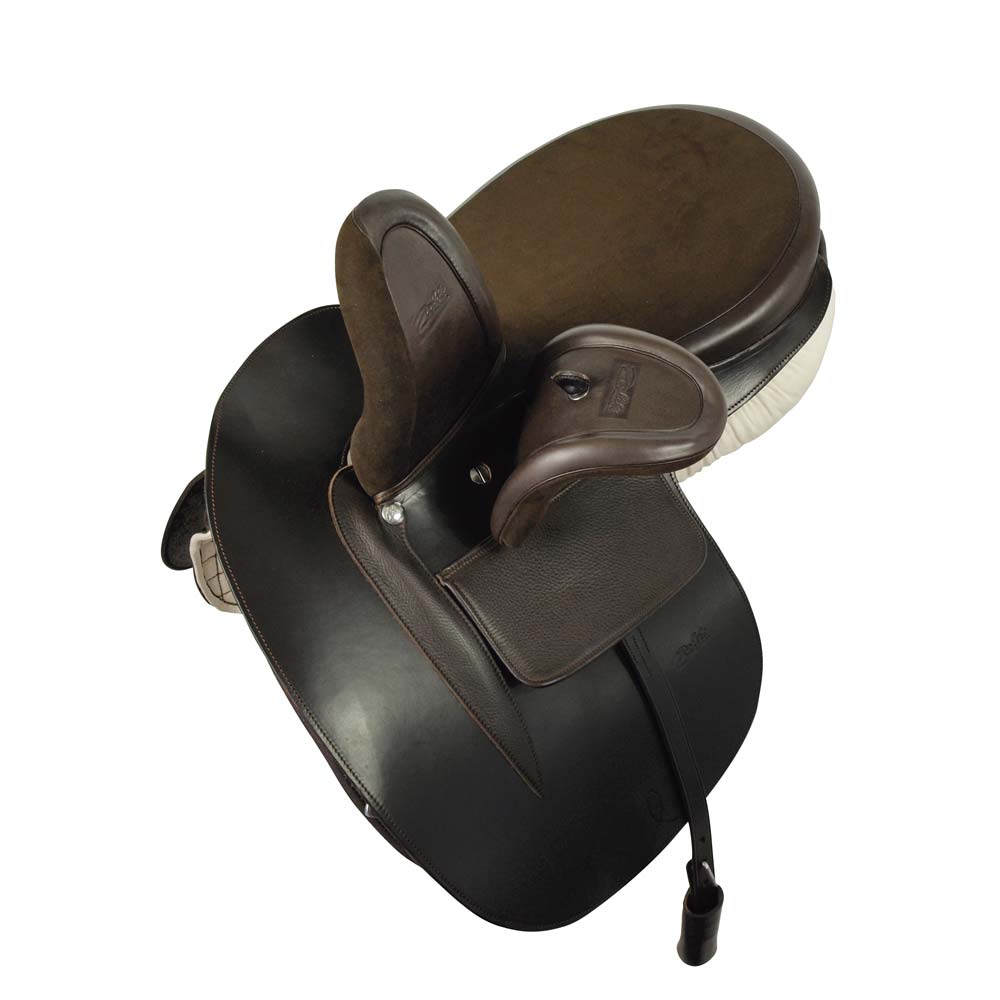 Sela de equitação em couro castanho e preto, almofadada