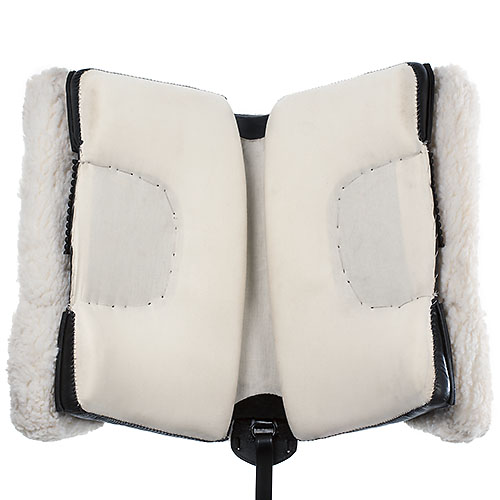 Suporte ou proteção de sela para cavalo em bege claro com bordas em pele de carneiro