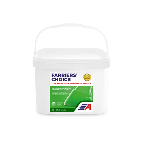 Recipiente plástico branco com etiqueta para suplemento alimentar de cascos