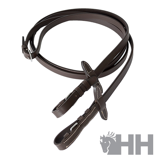 Cinta de couro castanha com costura branca e fivela prateada