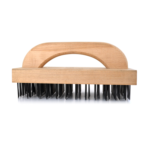 Escova de limpeza com base e pega em madeira clara e cerdas pretas