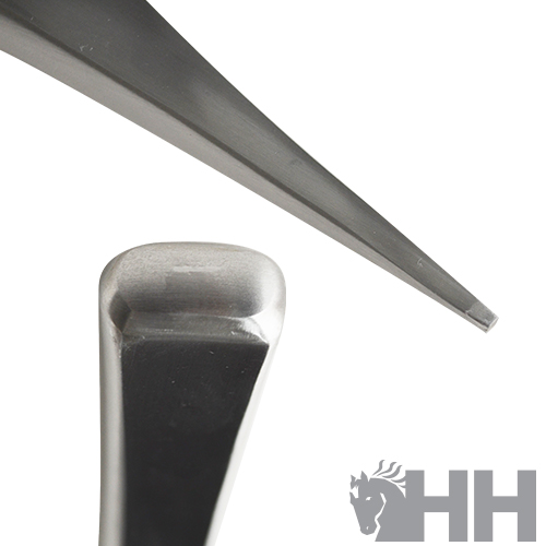 Duas pinças metálicas prateadas sobre fundo branco com logótipo HH