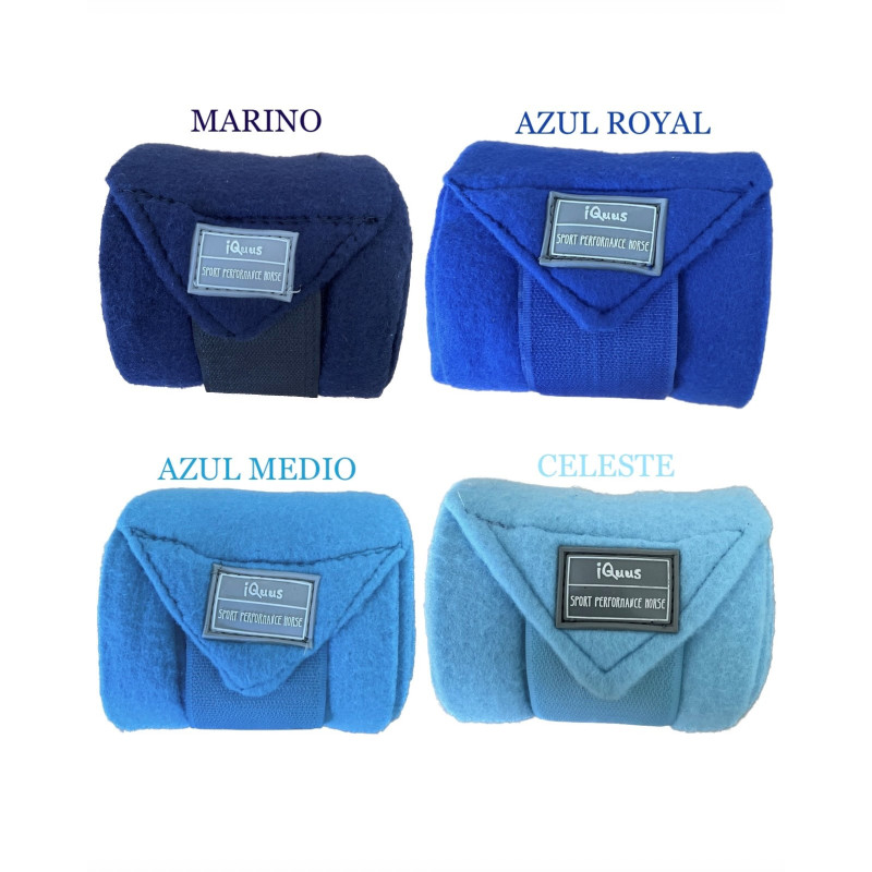 Quatro bandagens para cavalos em quatro tons de azul com etiqueta iQuus.