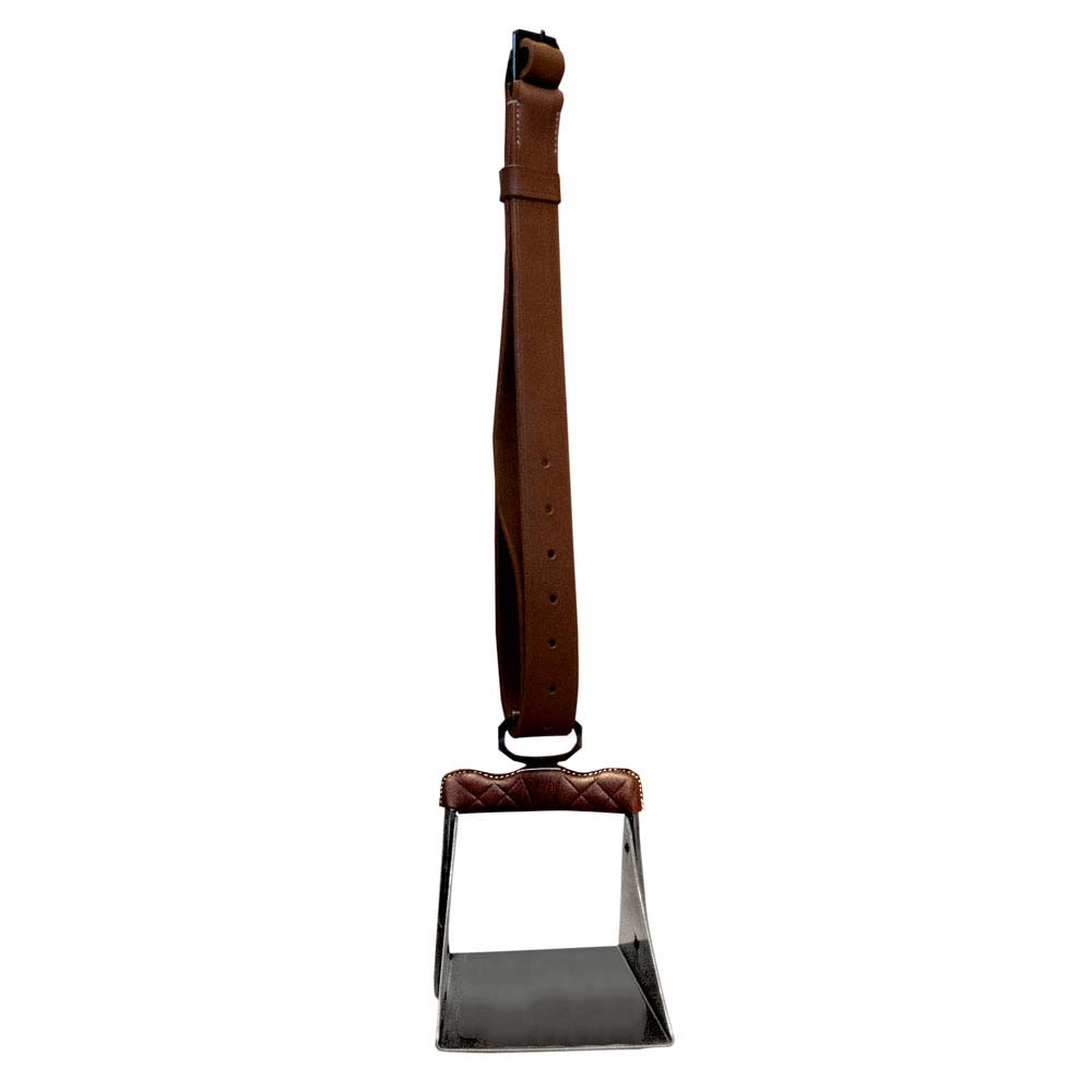 Escova de limpeza com cabo de couro castanho e base metálica triangular