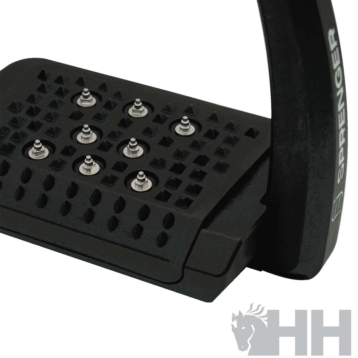 Estribo preto de cavalo com pregos metálicos e alça com texto SPRENGER