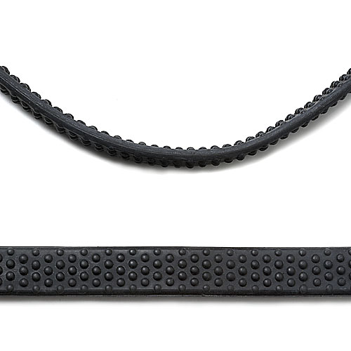 Correia preta de borracha com relevo de pequenos pontos sobre fundo branco