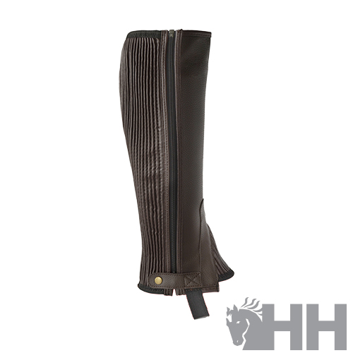 Perneira de equitação castanha em pele com fecho lateral e botão metálico