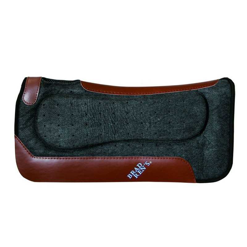 Tapete para sela de equitação preto com reforços em couro castanho e texto 'BRAND NEWS'