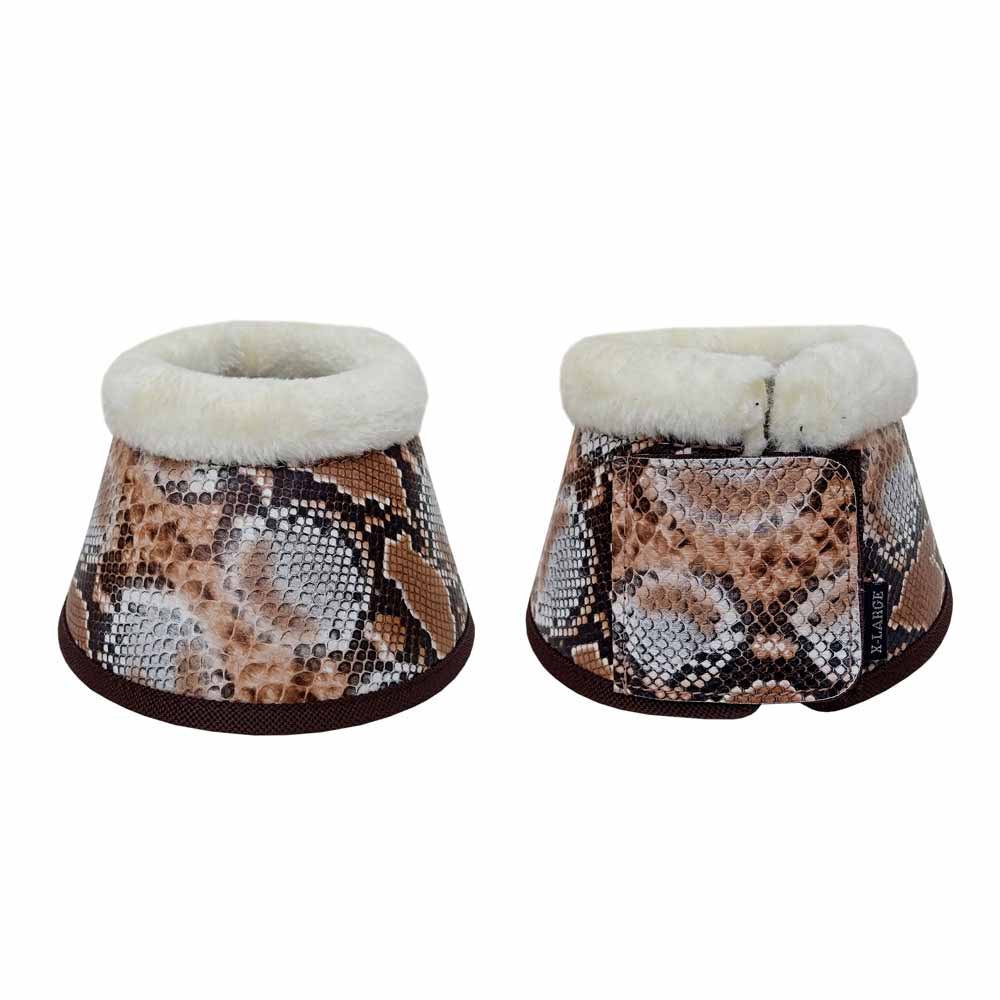 Protetores para cascos de cavalo com padrão de pele de cobra e pelo branco
