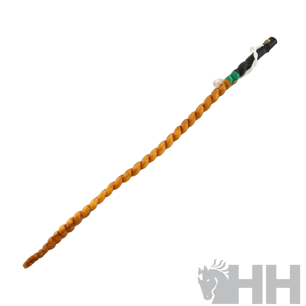 Cajado de madeira retorcido com detalhes em verde e branco