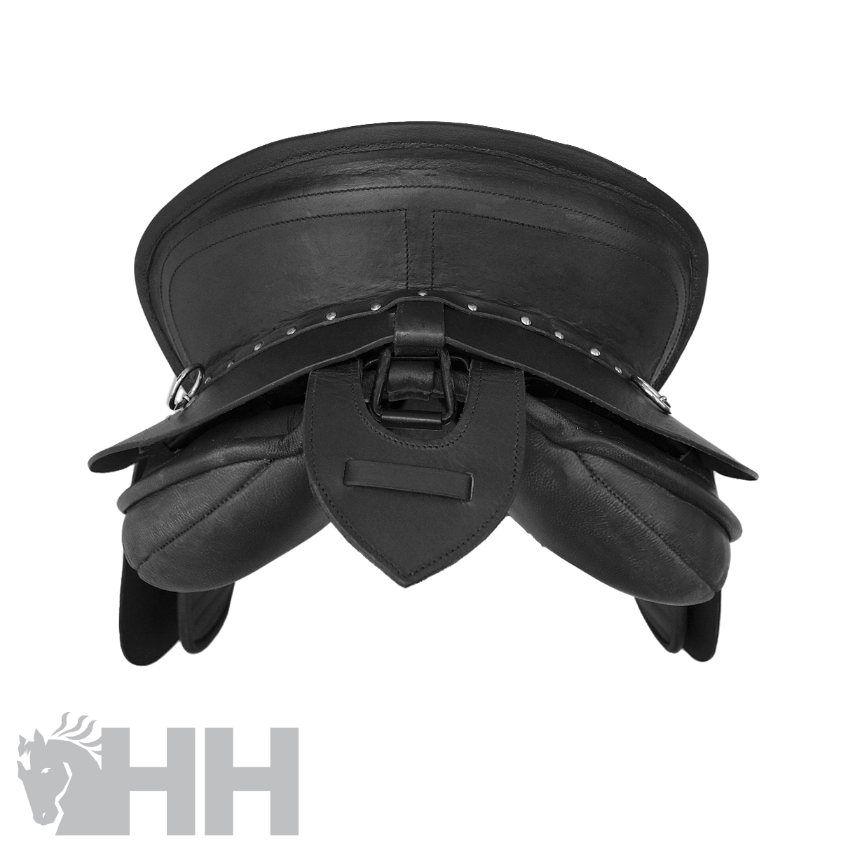 Sela de equitação de couro preto vista de frente