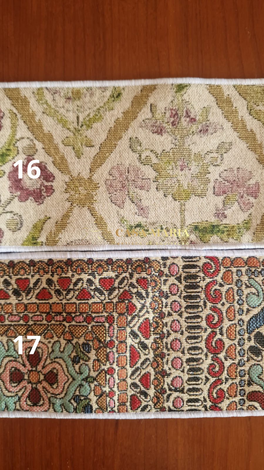Dois retângulos de tecido com padrões decorativos coloridos, números 16 e 17 e texto CASENTIARIA no superior