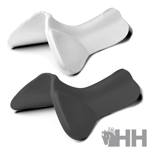 Bases de apoio para calcanhares em silicone, branca e preta, textura lisa.