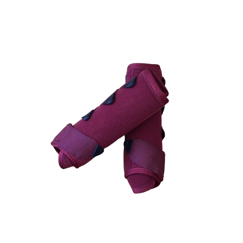 Duas joelheiras rosa com fechos de velcro e botões