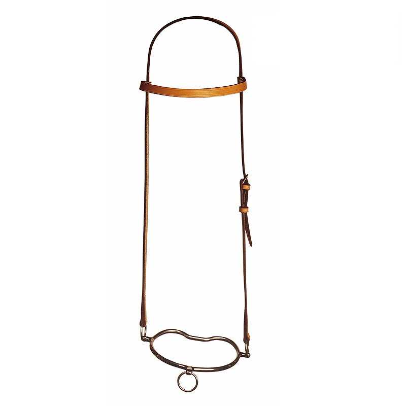 Arnês castanho em pele com argola metálica prateada