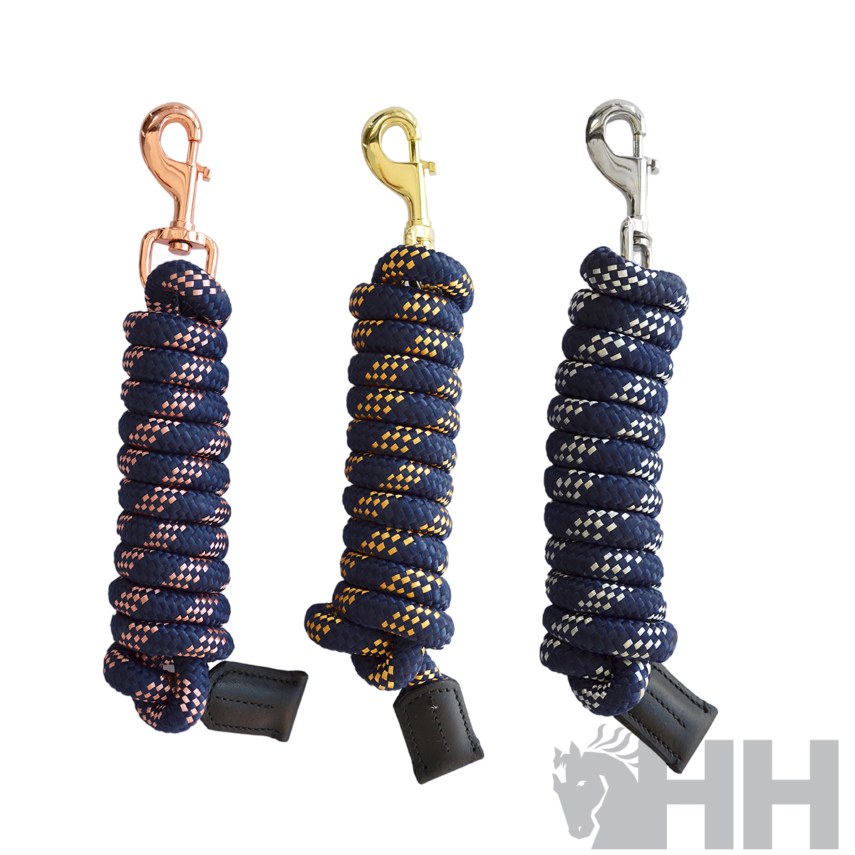Três cabos de corda azul escuro com mosquetões metálicos e acabamento em couro