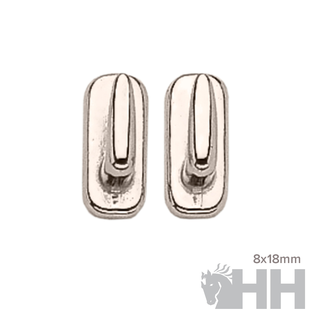 Par de abotoaduras metálicas prateadas com design simples e formato ovalado