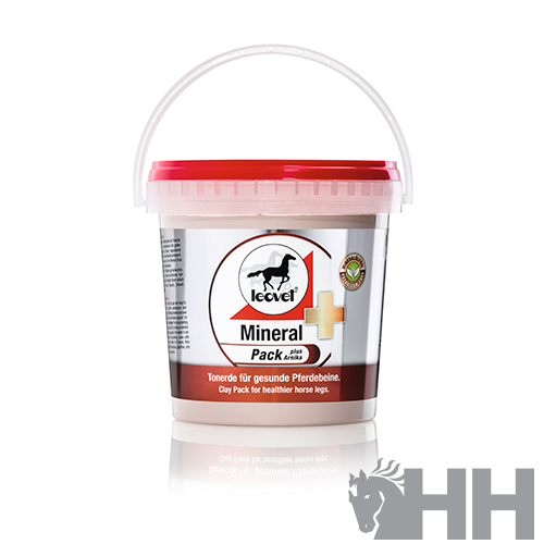 Recipiente plástico branco com tampa vermelha do produto Mineral Pack plus para cavalos da Leovet.