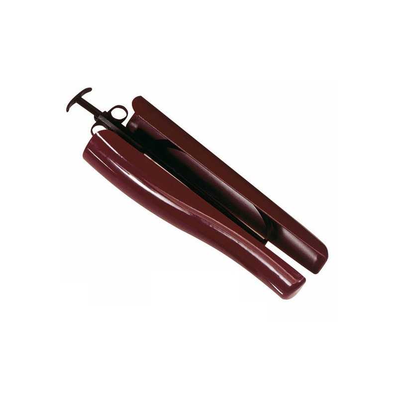 Bomba de ar manual castanha com alavanca sobre fundo branco