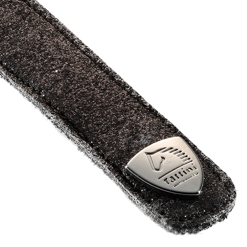 Cinta preta ou castanha escura com botão metálico Tattini