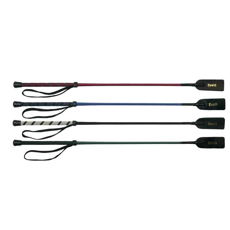 Quatro rédeas de couro para equitação com cabos vermelho, azul e preto