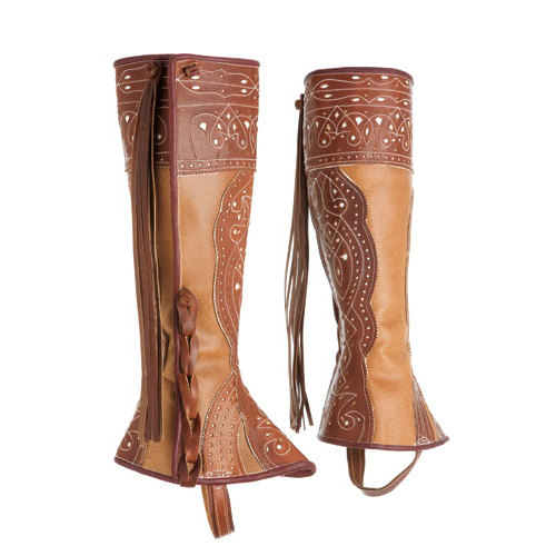 Polainas de couro castanho com bordados brancos e franjas