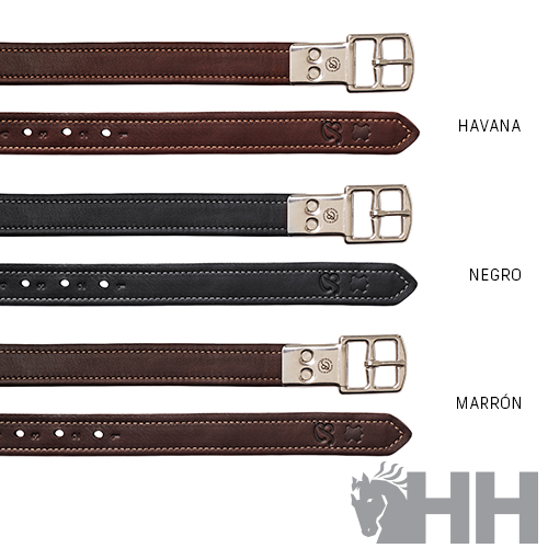 Três cintos de couro em cores Havana, Negro e Marrón com fivelas metálicas e marcas 'SF'.