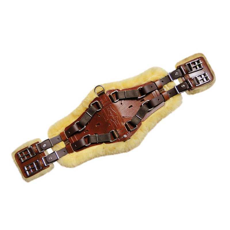 Cincha de pele castanha com fivelas metálicas e forro de pele amarela para montaria