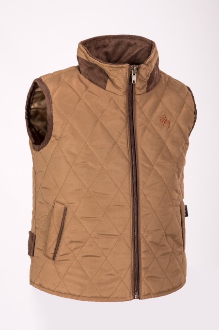 Colete acolchoado castanho claro com padrão de losangos e fecho de correr.