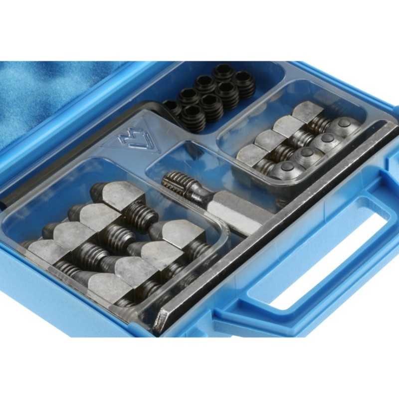 conjunto de pernos metálicos prateados em caixa plástica azul