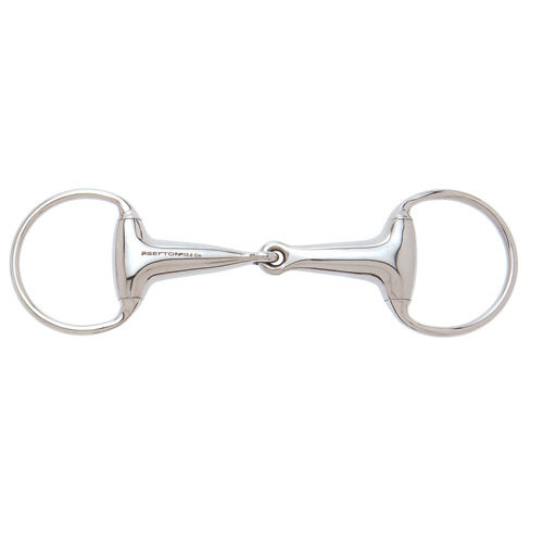 Ferro de cavalo metálico prateado com texto PERFOMACE.