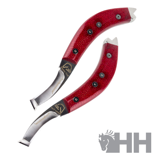 Duas facas com cabos vermelhos texturizados e lâminas de aço inox com inscrições douradas