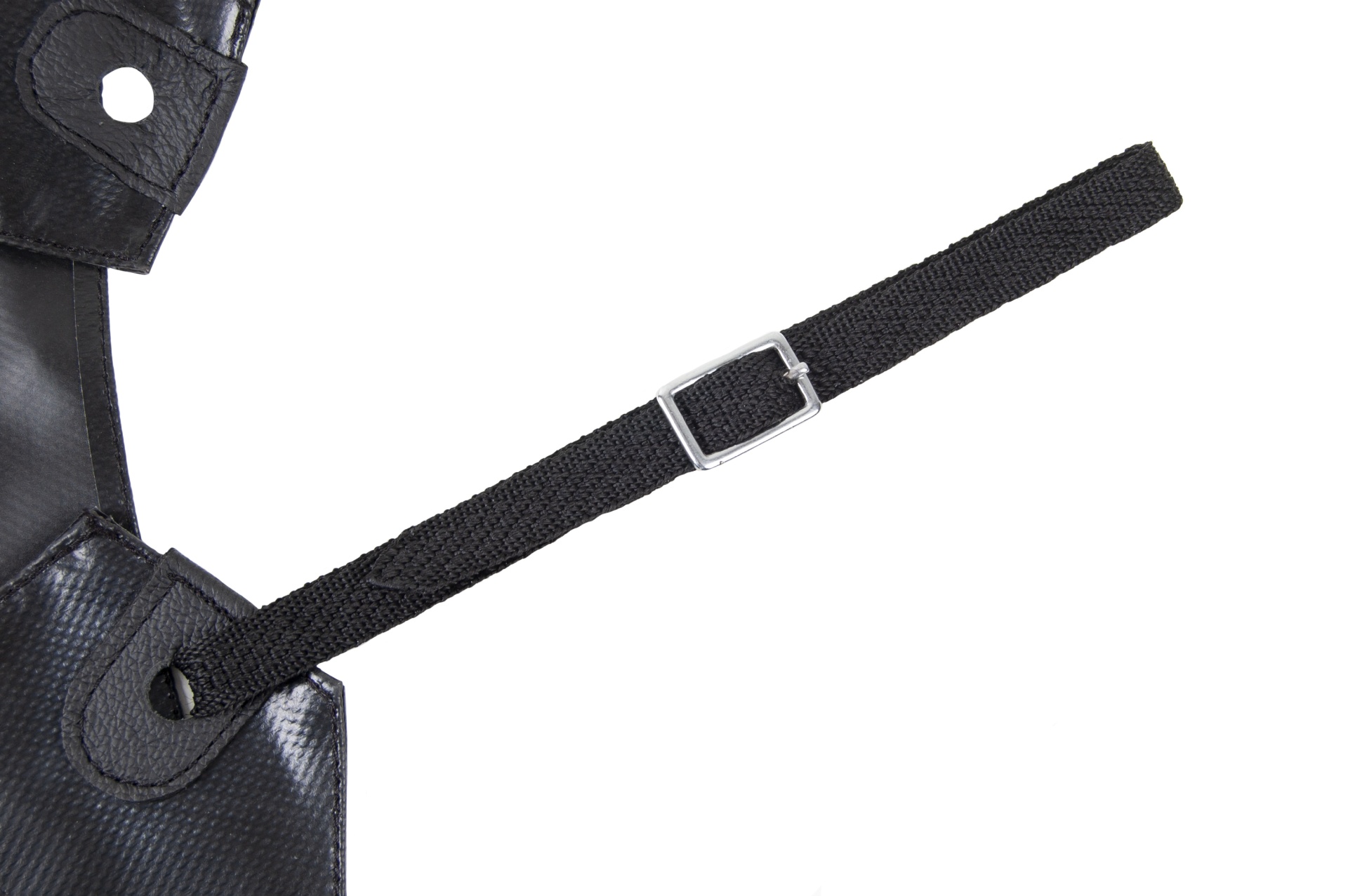 Cinto preto com fecho metálico e tecido resistente