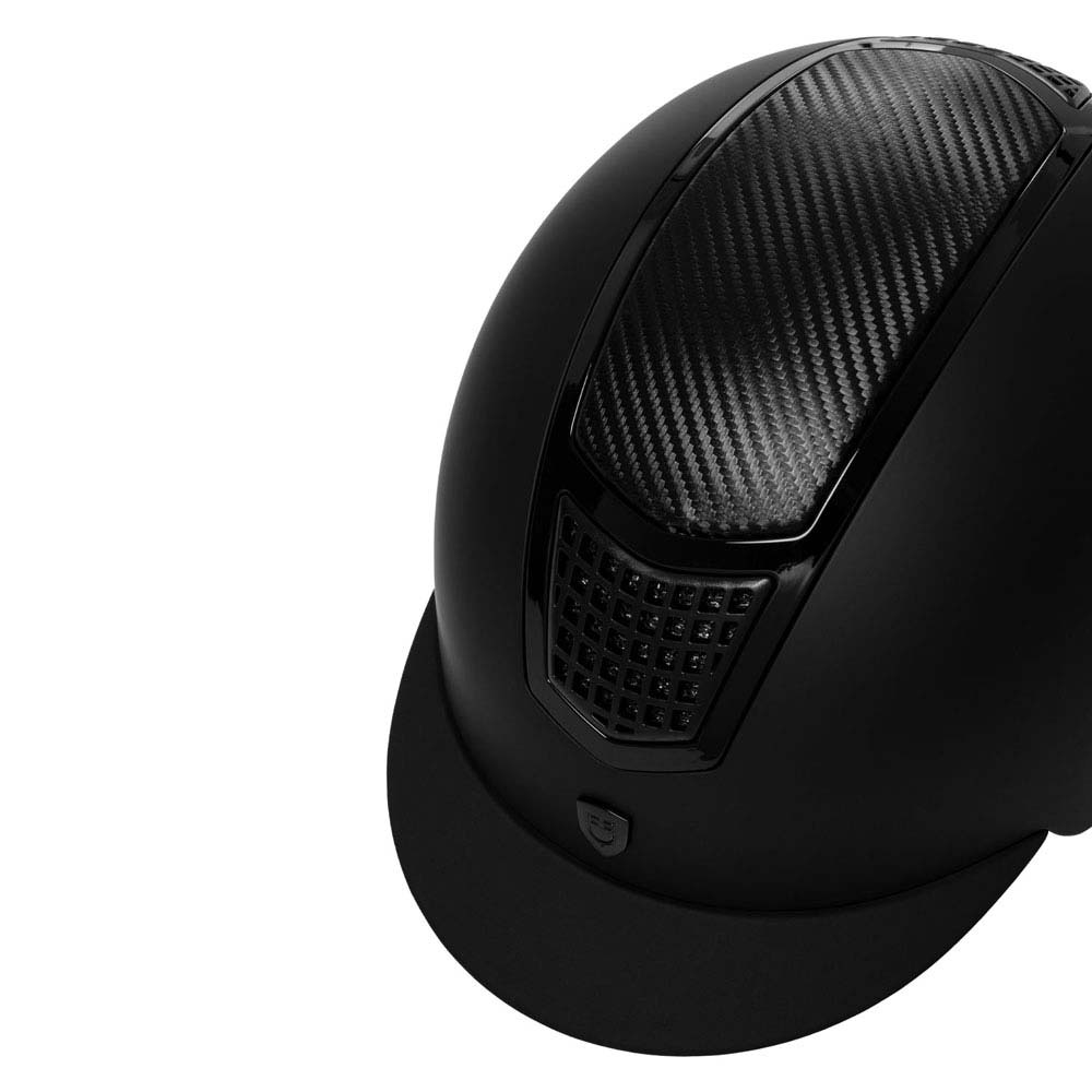Capacete de equitação preto com padrão de fibra de carbono