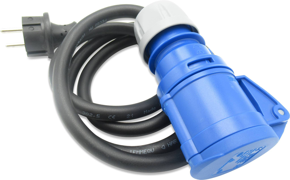 Cabo adaptador elétrico com plugue preto e tomada industrial azul com tampa