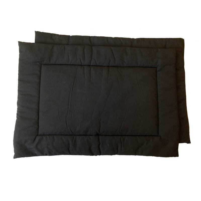 Tapetes pretos retangulares acolchoados