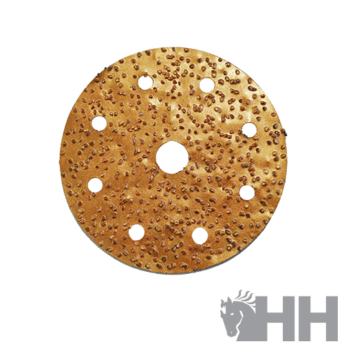 Disco abrasivo circular marrom com vários furos e textura granada