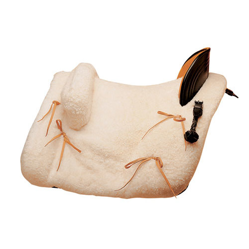 Sela de equitação branca em lã sintética com suporte castanho e fitas castanhas