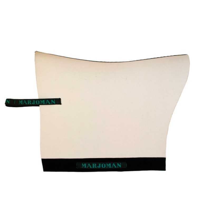 Fralda de tecido branca com etiquetas MARJOMAN