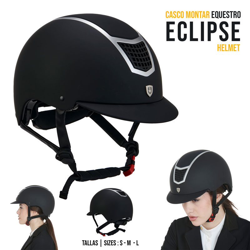 Capacete de equitação preto mate com detalhes cinza e grelha frontal, apresentado com modelos a usar.