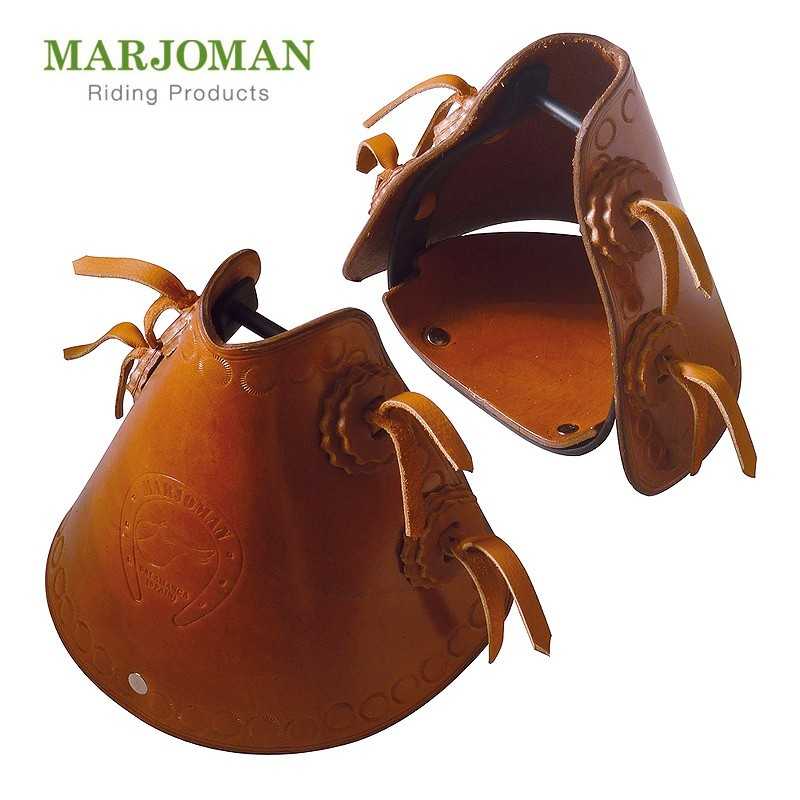 Conjunto de estribos de equitação em couro castanho com fivelas